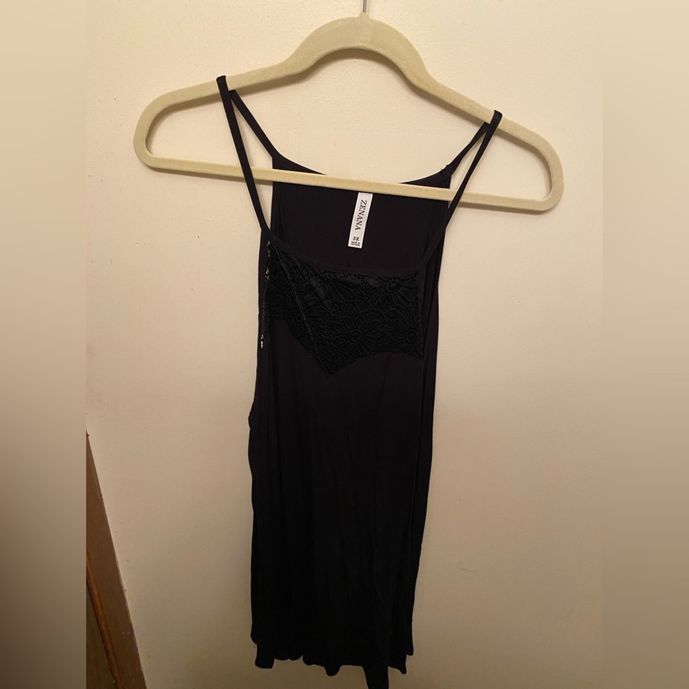 Long tunic style lace front top, straps are not adjustable, NWOT, sz 3x runs tru